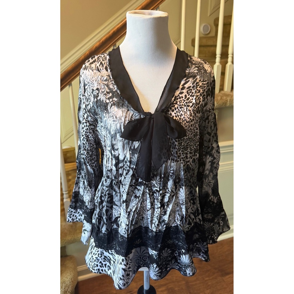 New York City Design Co Women Black White Animal Damask Print Bow Blouse Medium
